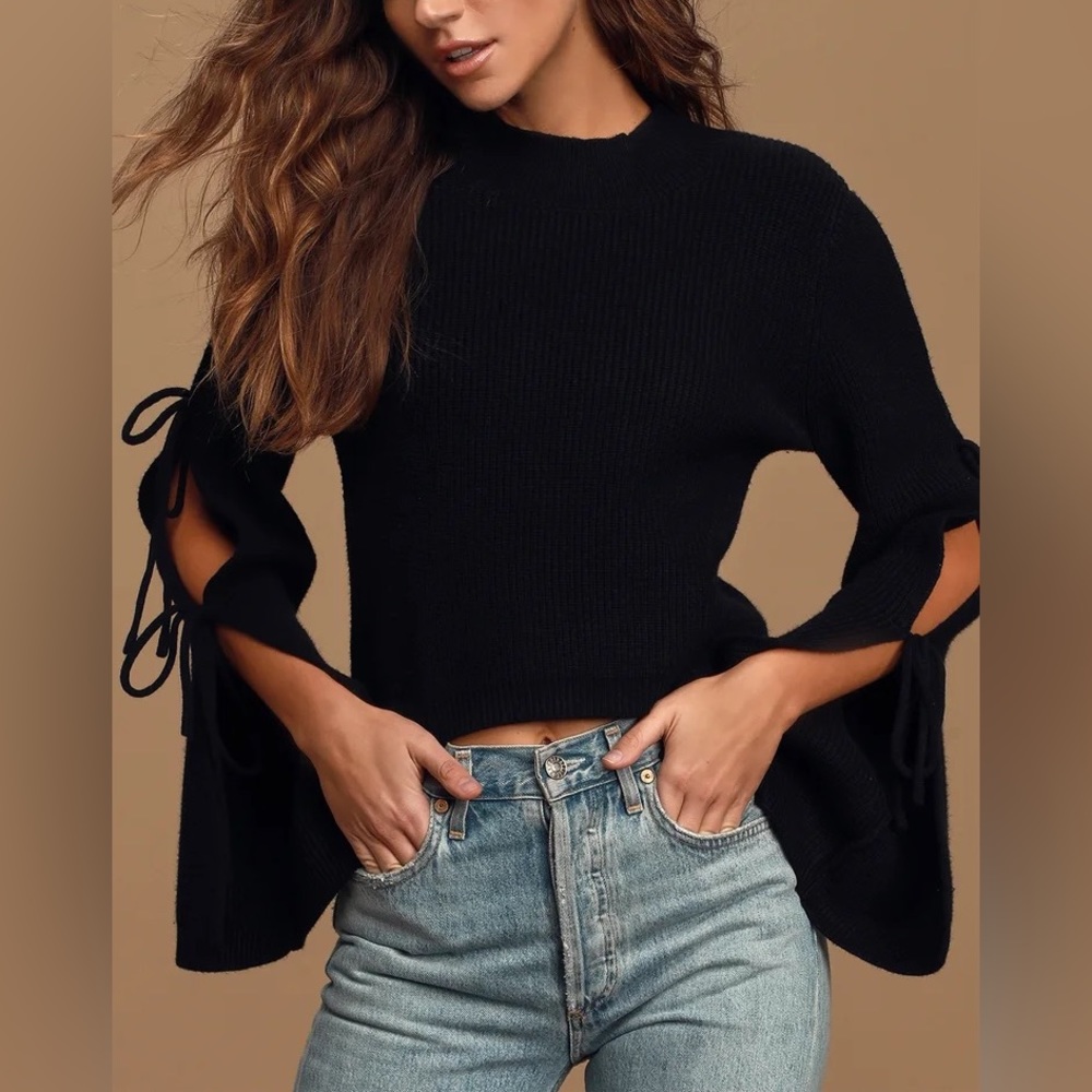 Lulus black flutter sleeve cropped sweater XS